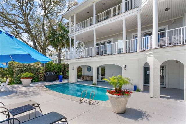 1709 Dixon Lane, St. Simons Island, GA 31522