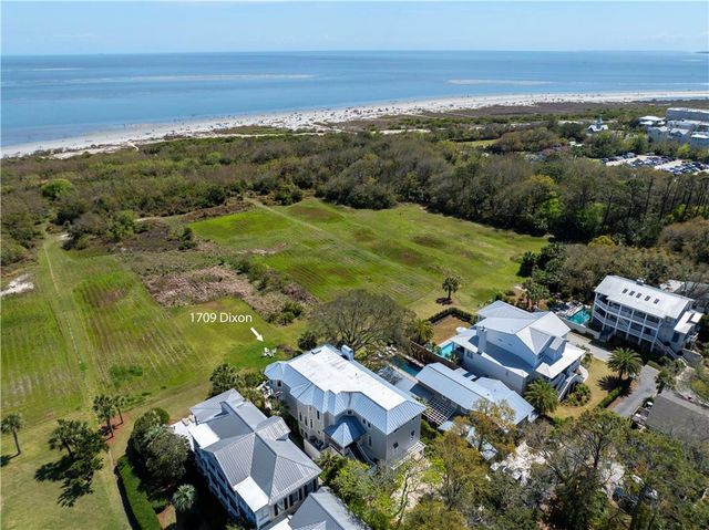 1709 Dixon Lane, St. Simons Island, GA 31522