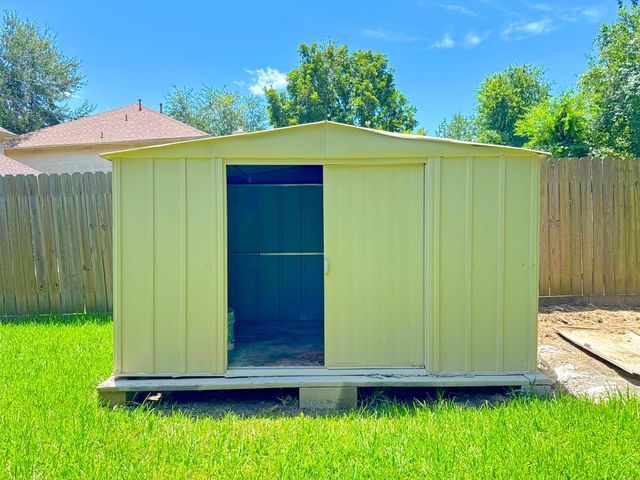14638 Presidents Drive W, Houston, TX 77047