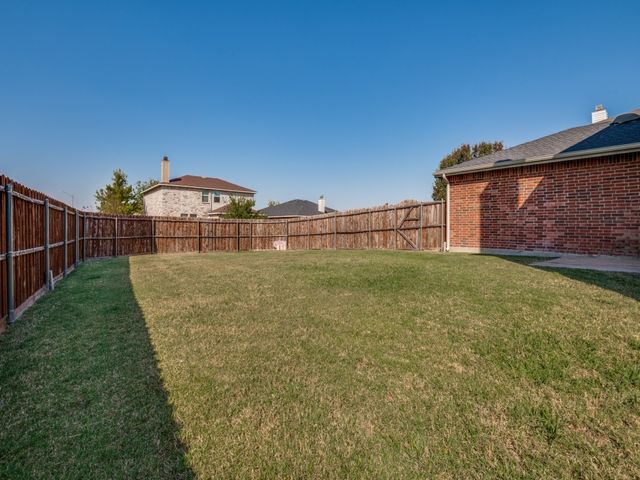 1035 Mayflowers Lane, Lancaster, TX 75134