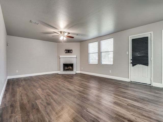 1035 Mayflowers Lane, Lancaster, TX 75134