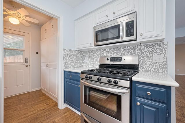 2307 Country Place Drive, Richmond, TX 77406