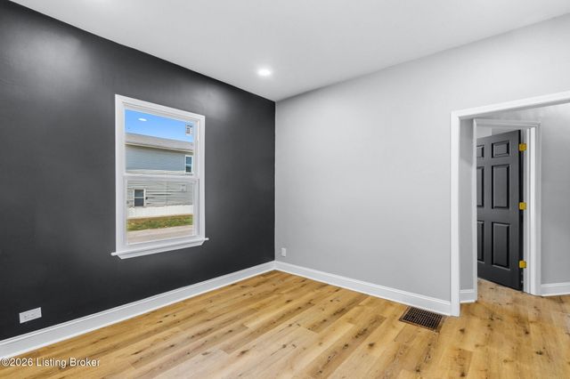 3343 Taylor Blvd, Louisville, KY 40215
