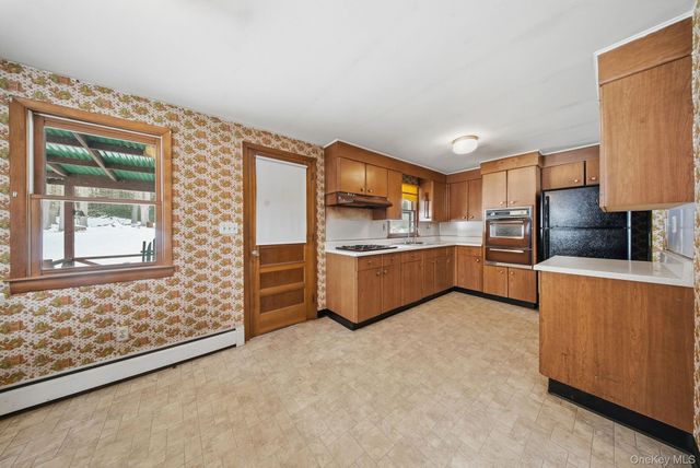 1124 State Route 42, Sparrowbush, NY 12780