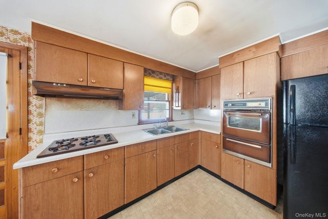 1124 State Route 42, Sparrowbush, NY 12780