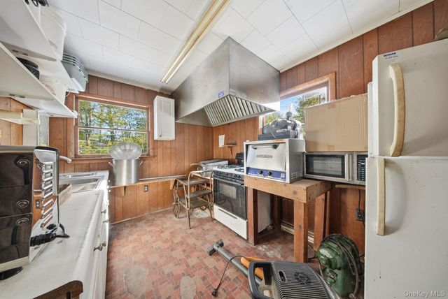 1124 State Route 42, Sparrowbush, NY 12780