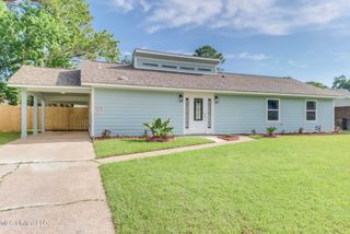 586 Nadine Drive, D'iberville, MS 39540