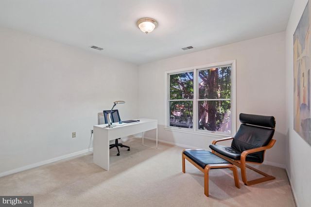 5105 WARREN PL NW, Washington, DC 20016