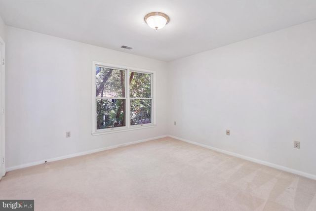 5105 WARREN PL NW, Washington, DC 20016