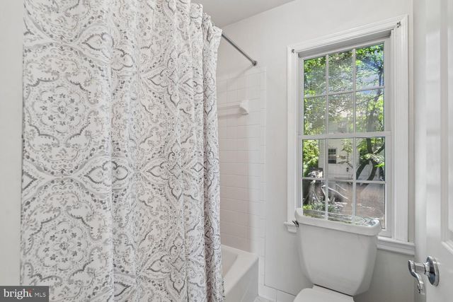 5105 WARREN PL NW, Washington, DC 20016