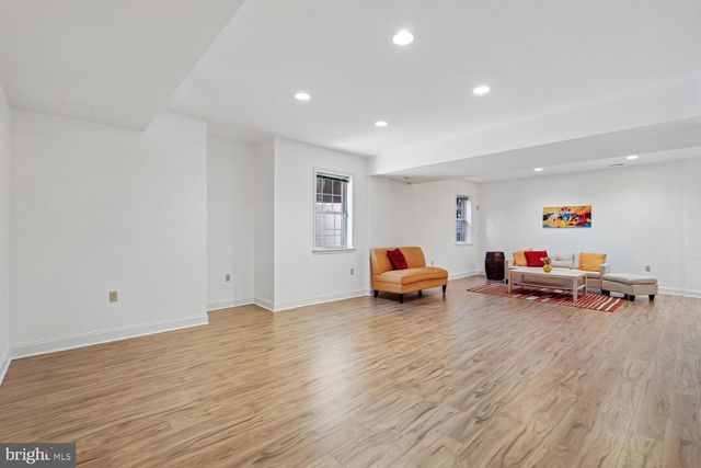 5105 WARREN PL NW, Washington, DC 20016