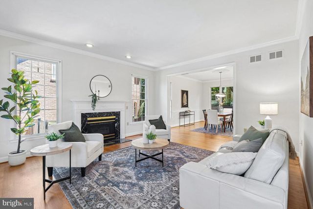5105 WARREN PL NW, Washington, DC 20016