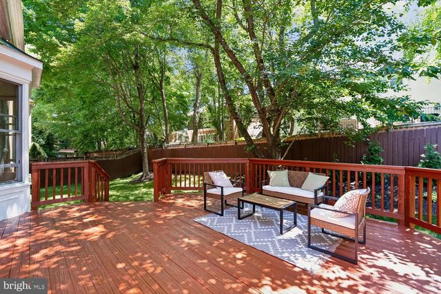 5105 WARREN PL NW, Washington, DC 20016