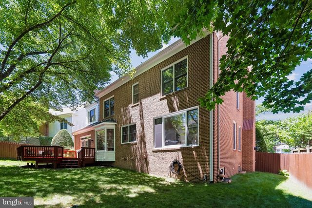 5105 WARREN PL NW, Washington, DC 20016