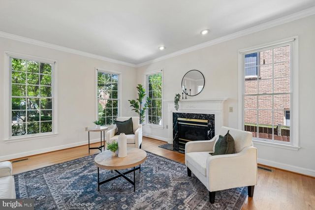5105 WARREN PL NW, Washington, DC 20016