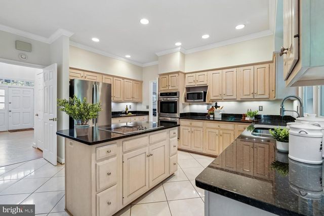 5105 WARREN PL NW, Washington, DC 20016