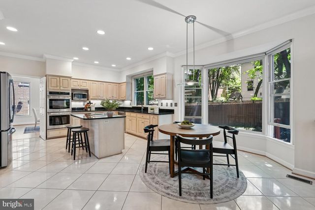 5105 WARREN PL NW, Washington, DC 20016