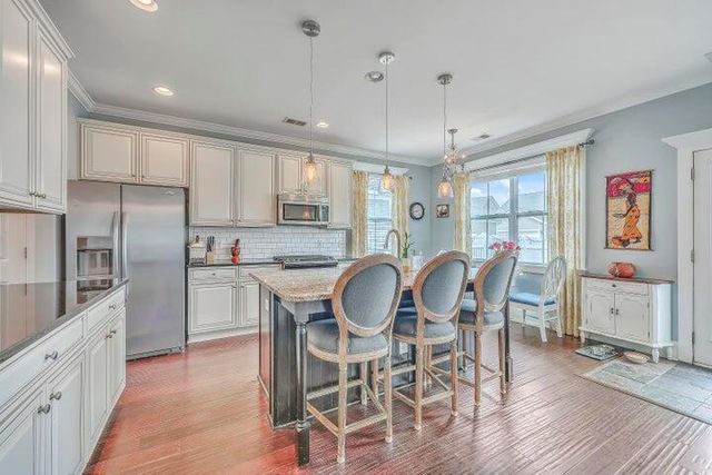 200 Crossandra Avenue, Summerville, SC 29483