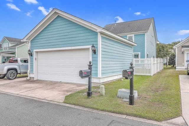 200 Crossandra Avenue, Summerville, SC 29483