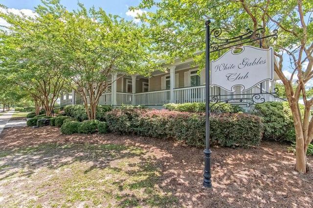 200 Crossandra Avenue, Summerville, SC 29483