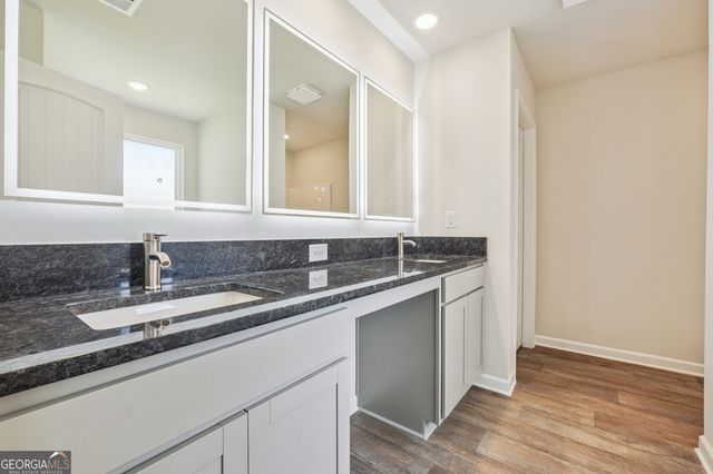 202 Harris Walk 83, West Point, GA 31833