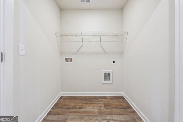 202 Harris Walk 83, West Point, GA 31833