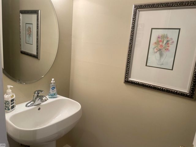 1343 Autumn Lane, Rochester Hills, MI 48306