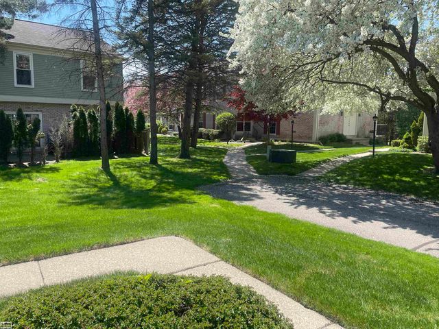1343 Autumn Lane, Rochester Hills, MI 48306