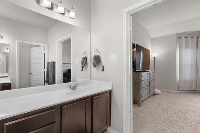 1027 Slight ST, New Braunfels, TX 78130