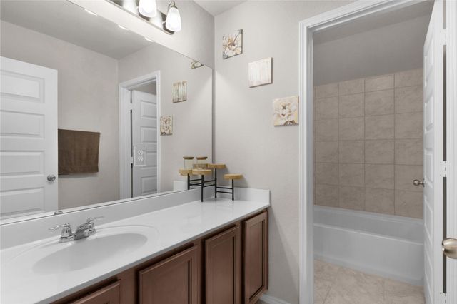 1027 Slight ST, New Braunfels, TX 78130