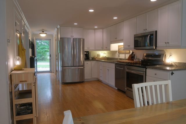 7 Bluestone Ter, Sandwich, MA 02537