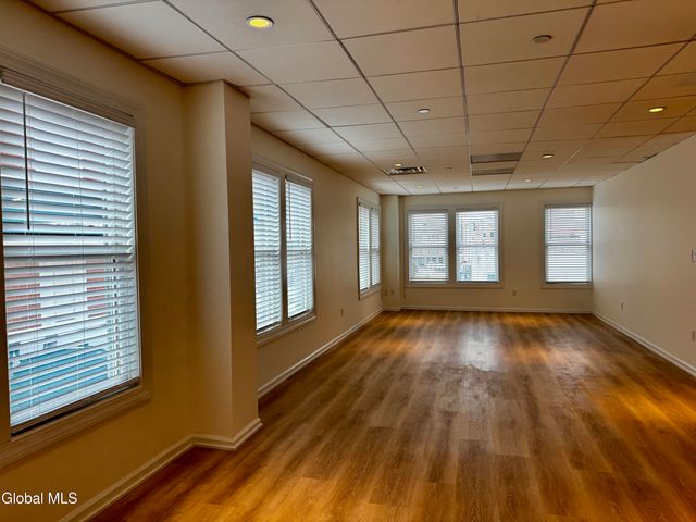 433 Broadway 3, Saratoga Springs, NY 12866