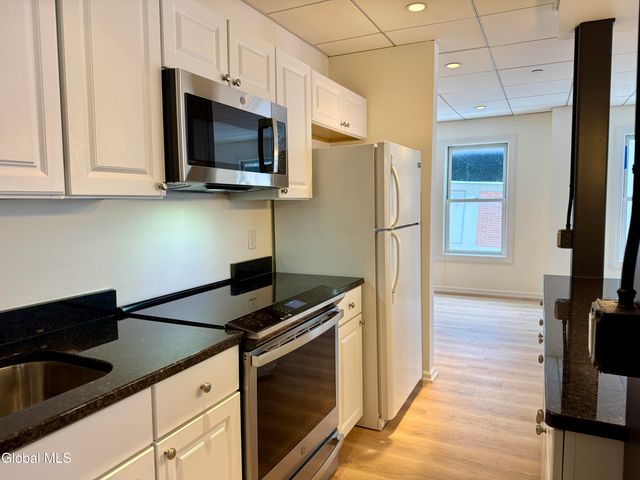 433 Broadway 3, Saratoga Springs, NY 12866