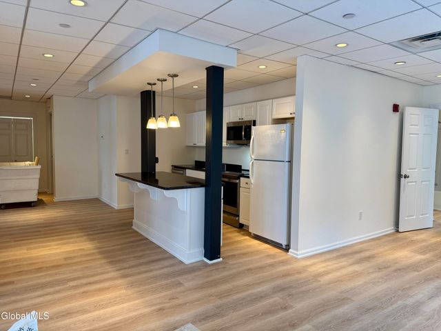 433 Broadway 3, Saratoga Springs, NY 12866