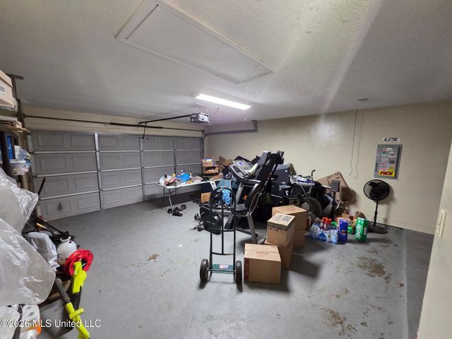4364 Shadow Ridge Drive, Horn Lake, MS 38637