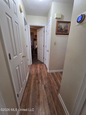 4364 Shadow Ridge Drive, Horn Lake, MS 38637