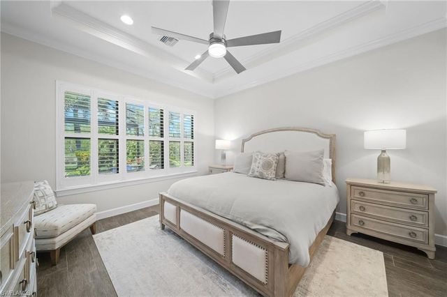 8827 Vaccaro CT, Naples, FL 34119