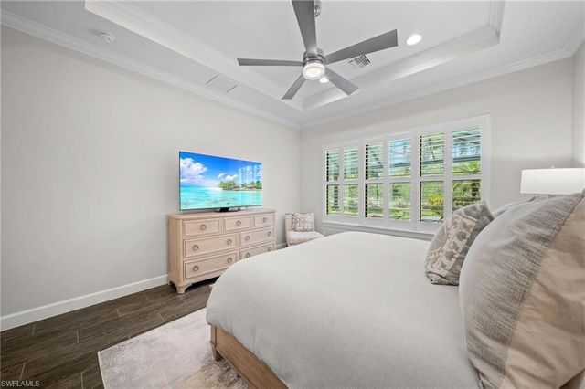 8827 Vaccaro CT, Naples, FL 34119