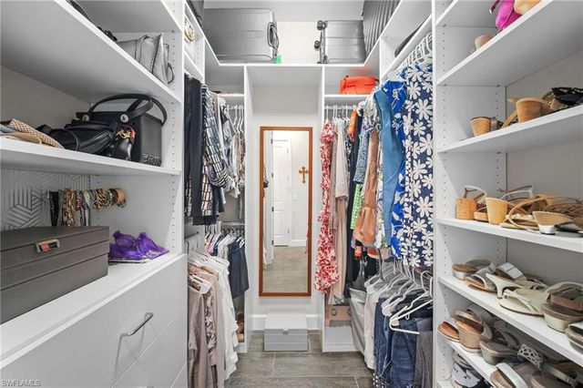 8827 Vaccaro CT, Naples, FL 34119