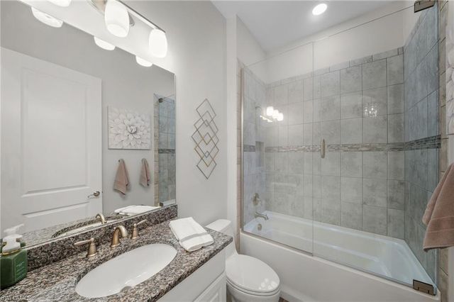 8827 Vaccaro CT, Naples, FL 34119