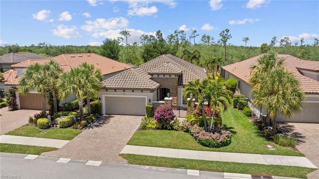 8827 Vaccaro CT, Naples, FL 34119