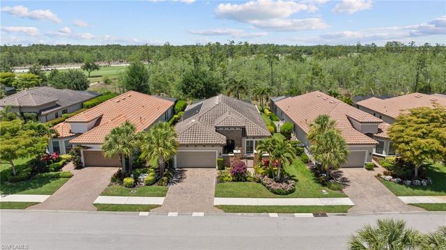 8827 Vaccaro CT, Naples, FL 34119