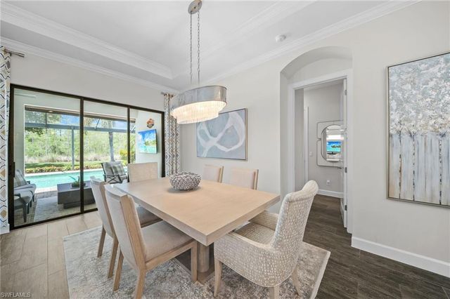 8827 Vaccaro CT, Naples, FL 34119