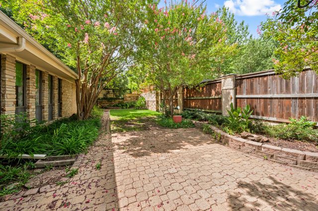 1306 Driftwood Drive, Euless, TX 76040