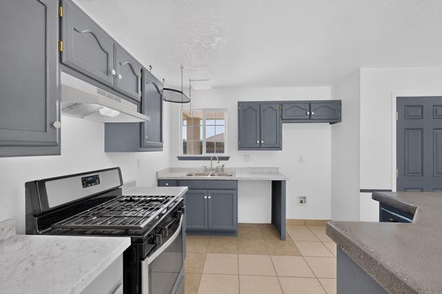 10504 Connemara Drive SW, Albuquerque, NM 87121
