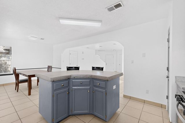 10504 Connemara Drive SW, Albuquerque, NM 87121