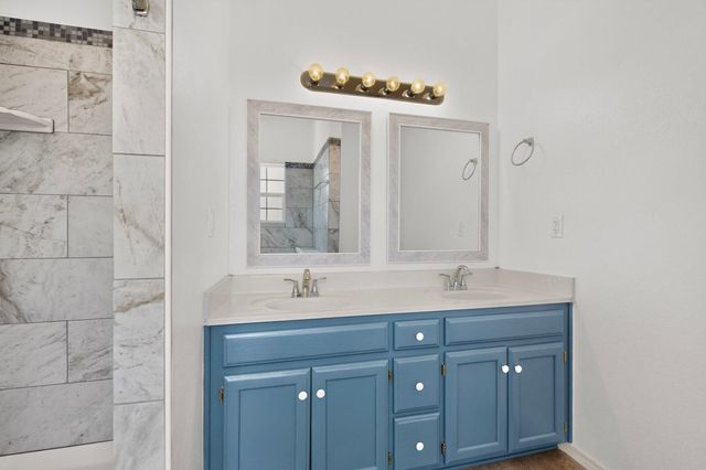 10504 Connemara Drive SW, Albuquerque, NM 87121