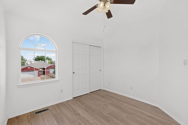 10504 Connemara Drive SW, Albuquerque, NM 87121
