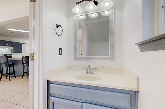 10504 Connemara Drive SW, Albuquerque, NM 87121