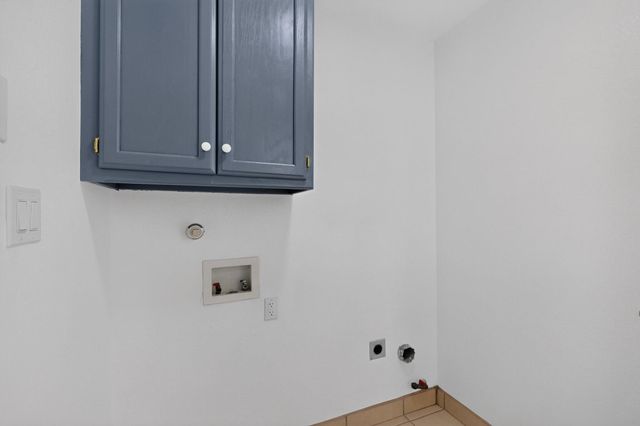 10504 Connemara Drive SW, Albuquerque, NM 87121